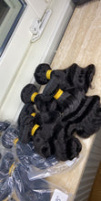 Load image into Gallery viewer, Natural Wave Human hair bundles 3 - With a closure or frontal