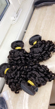 Load image into Gallery viewer, Natural Curls Human hair bundles 3 - With a closure or frontal