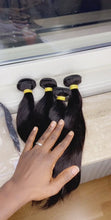 Load and play video in Gallery viewer, Straight Human hair bundles 3- With a closure or frontal
