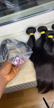 Load and play video in Gallery viewer, Straight Human hair bundles 3- With a closure or frontal
